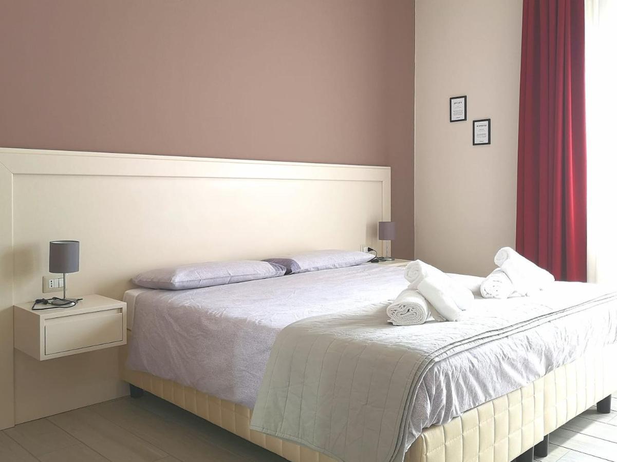 Il Balcone Di Galatea Apartman Acireale Kültér fotó