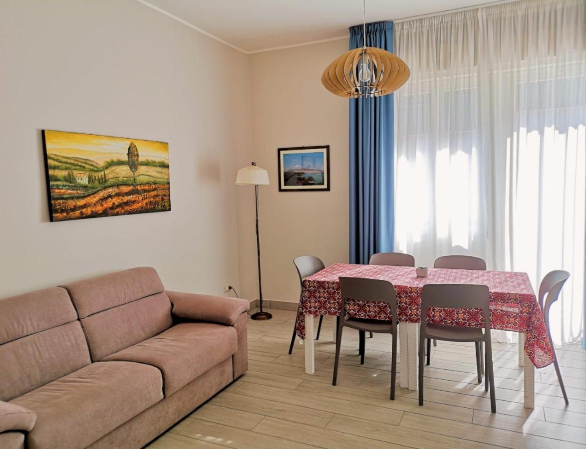 Il Balcone Di Galatea Apartman Acireale Kültér fotó